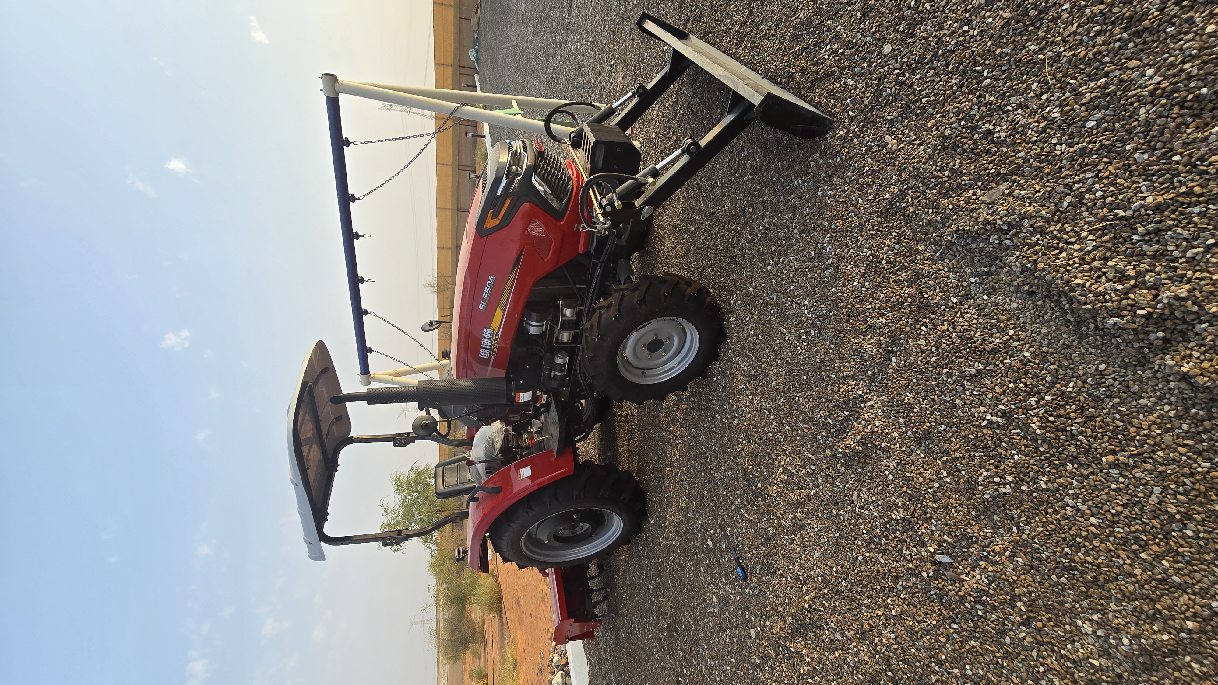 حراثه جديدة للبيع 50 حصان مع اكسسواراتها