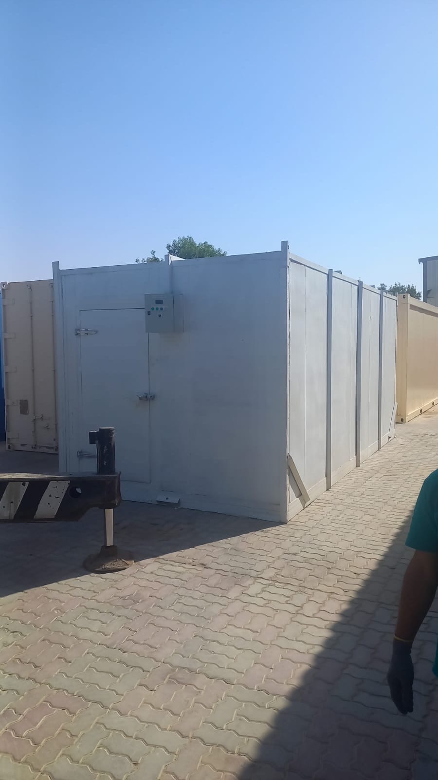 كونتنر تبريد طول ٦ عرض ٣ بحالة نظيفة جدا