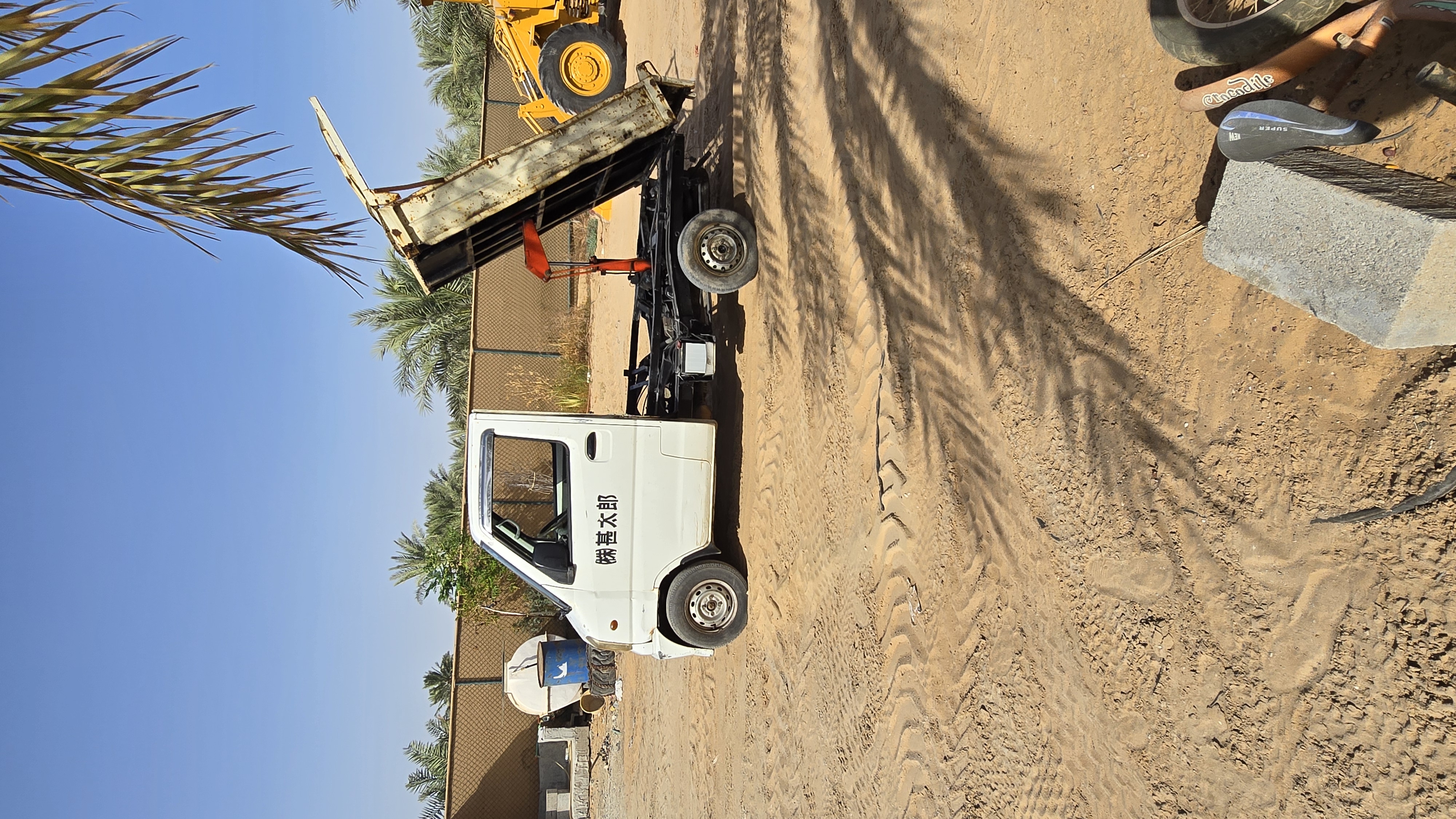 للبيع بكب قلاب فورويل 4x4 مكيف