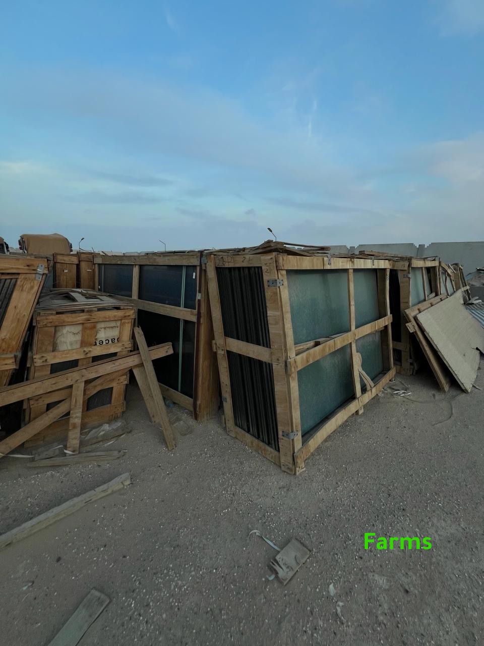 هيكل وزجاج لمجلس زجاجي للبيع