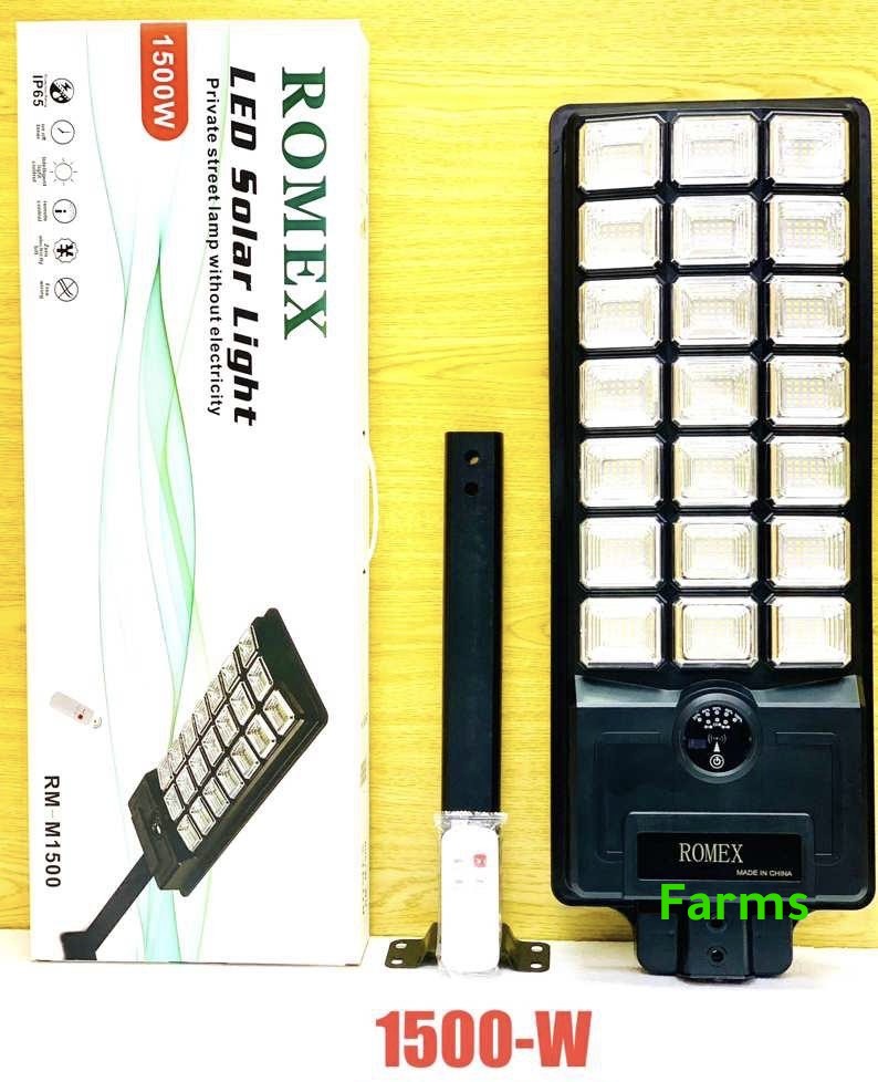 كشاف طاقة شمسية 1500 واط ب 130 درهم