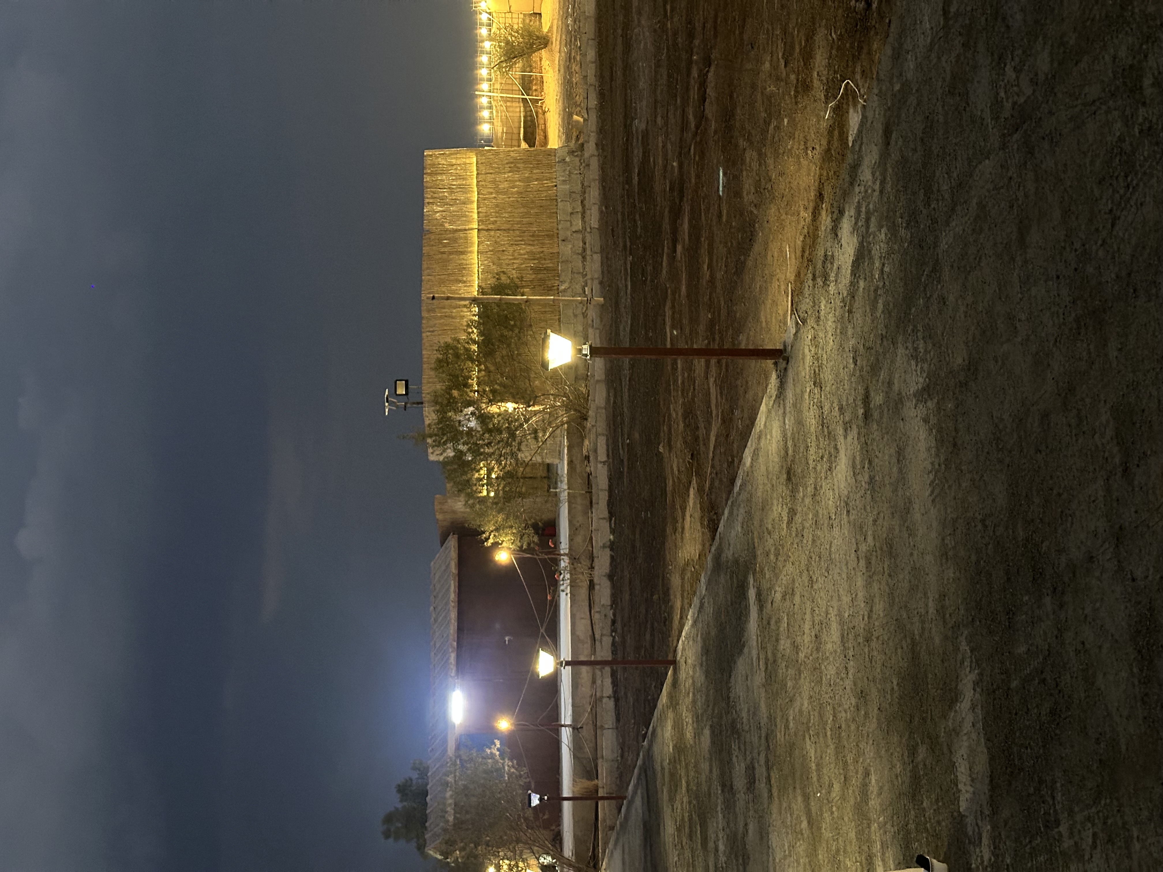 استراحه للإيجار/للعوائل فقط