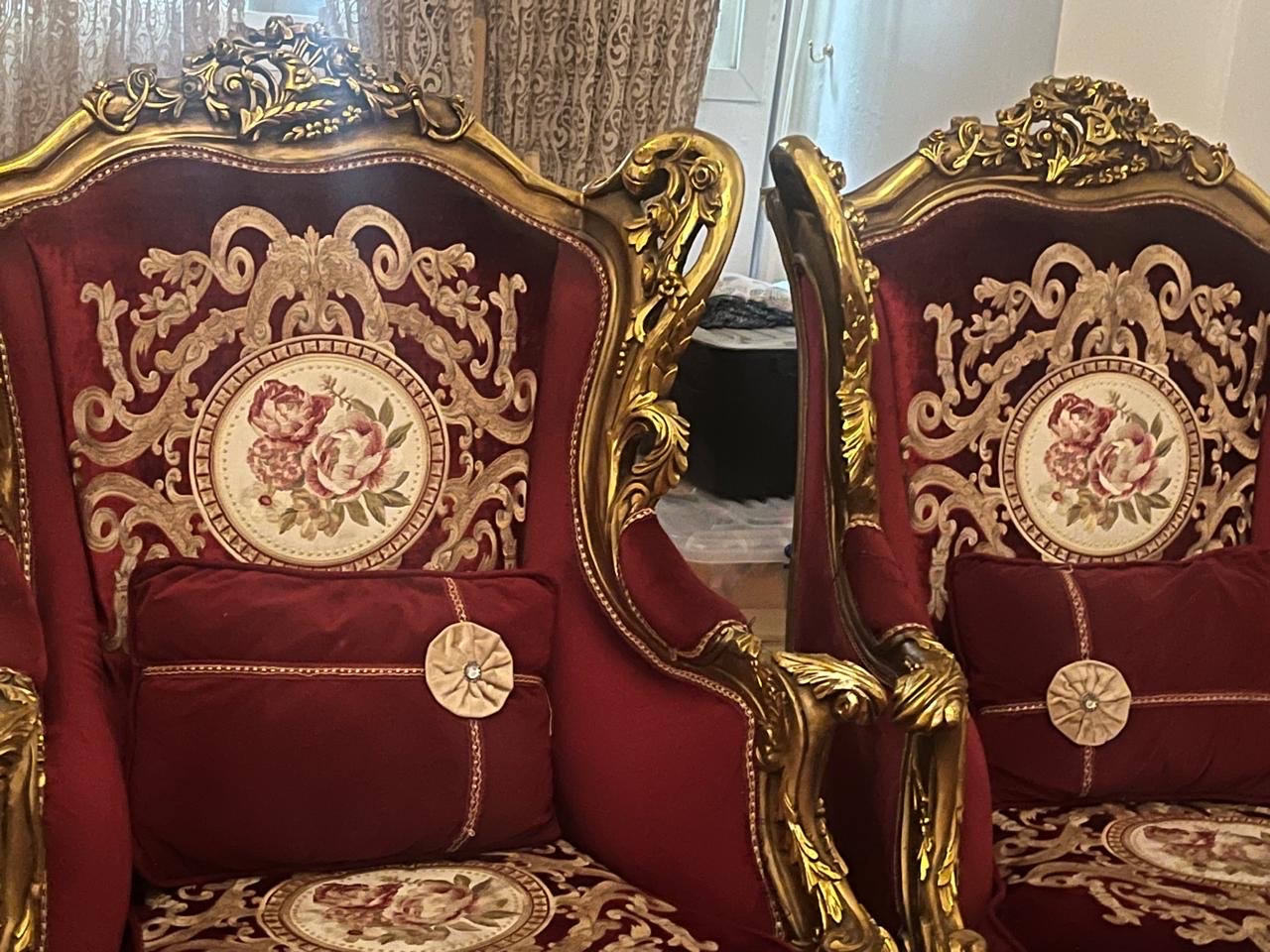 أطقم للبيع مستعملة بحالة جيدة جداً كل طقم 7 أشخاص خشب مصري اصلي