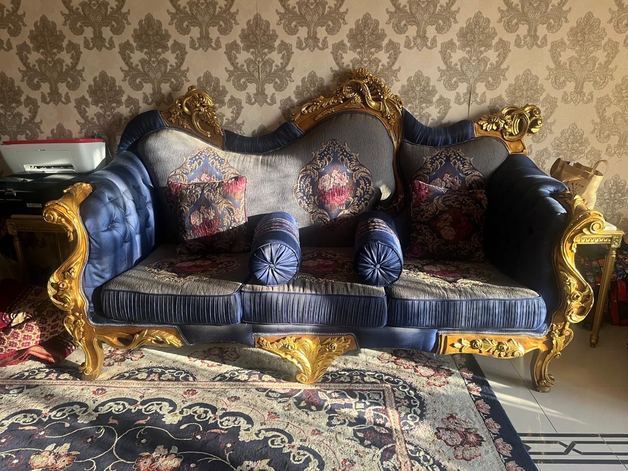 أطقم للبيع مستعملة بحالة جيدة جداً كل طقم 7 أشخاص خشب مصري اصلي